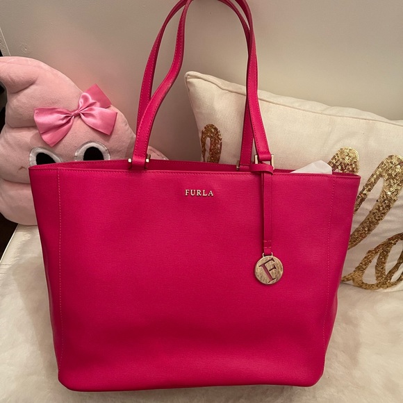 Furla Handbags - 💕💕 FURLA tote bag  💕💕